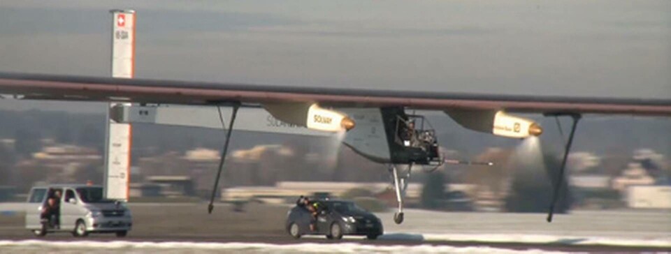 Första gången i luften flög planet 350 meter. Foto: Solar Impulse Första gången i luften flög planet 350 meter. Foto: Solar Impulse