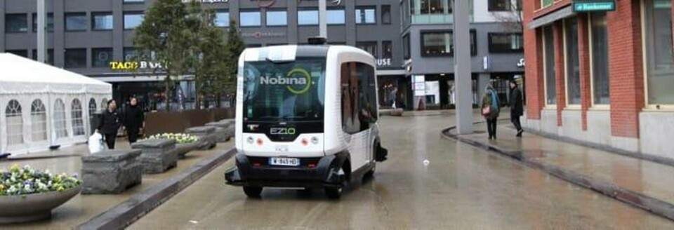 Transportstyrelsen vill veta hur de självkörande bussarna fås att stanna innan den godkänner storskalig testverksamhet. Transportstyrelsen vill veta hur de självkörande bussarna fås att stanna innan den godkänner storskalig testverksamhet.