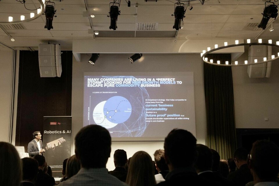Tiden är inne för svenska företag att satsa på ai, var budskapet från Madan Kumar Singh, vd för Accenture i Norden, under konferensen Robotics & AI. Foto: Jörgen Appelgren