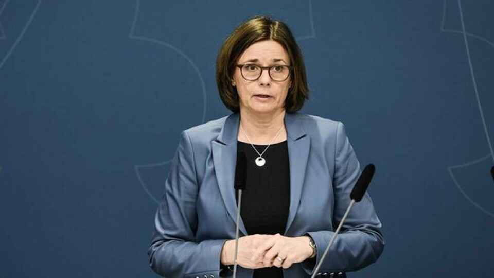 Miljö- och klimatminister Isabella Lövin (MP) tvingas åka till Bryssel och förespråka kärnkraft. Foto: Ali Lorestani/TT