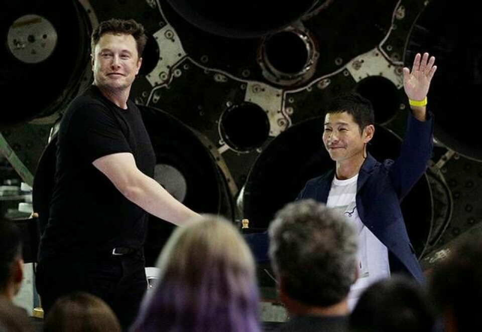 Yusaku Maezawa blir första privatperson som köper sig en turistresa ut i rymden av Space X. Foto: AP Photo/Chris Carlson/TT