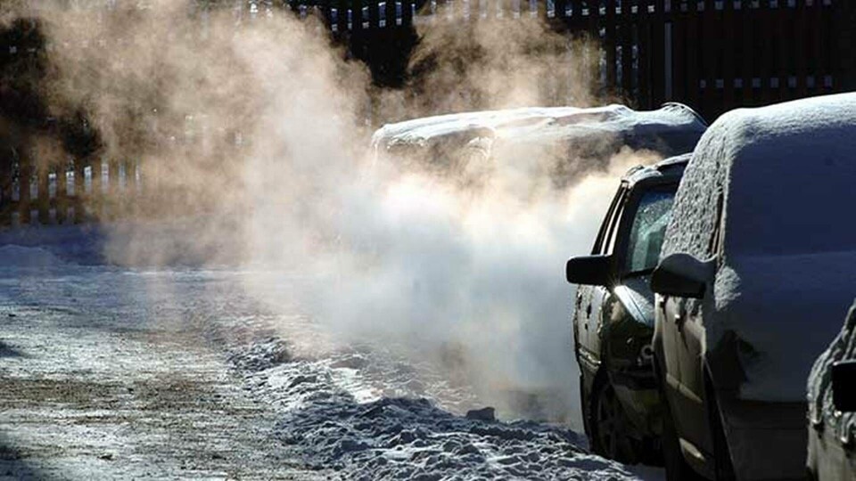 Genrebild av avgaser i trafik. Foto: TT Genrebild av avgaser i trafik. Foto: TT
