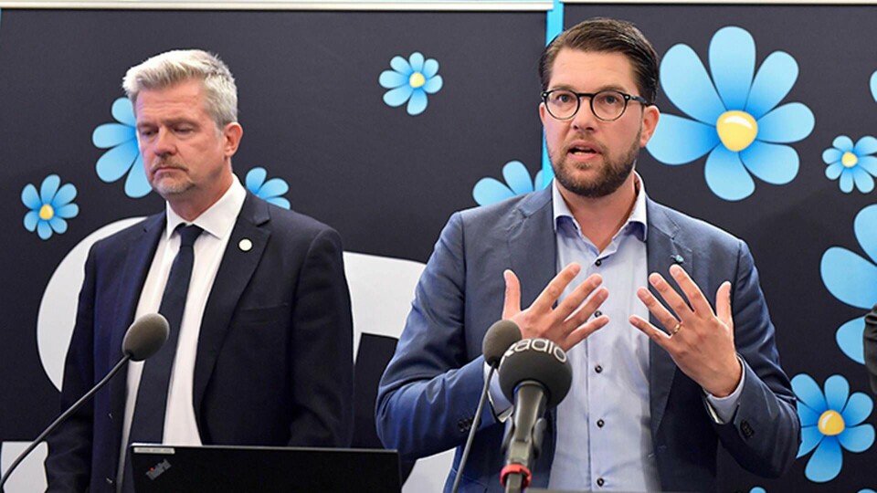 Per Ramhorn, socialpolitisk talesperson, och Jimmie Åkesson, partiledare, under presentationen av Sverigedemokraternas valmanifest. Foto: Jessica Gow / TT