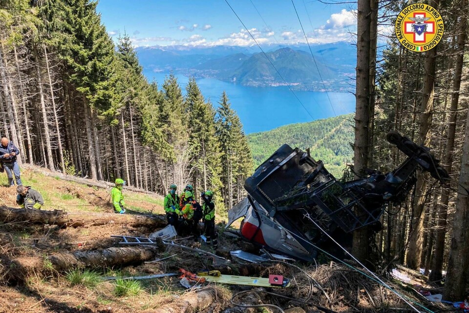 Linbaneolyckan inträffade i söndags, 23 maj. Foto: Alpina räddningstjänsten i Piemonte via AP/TT