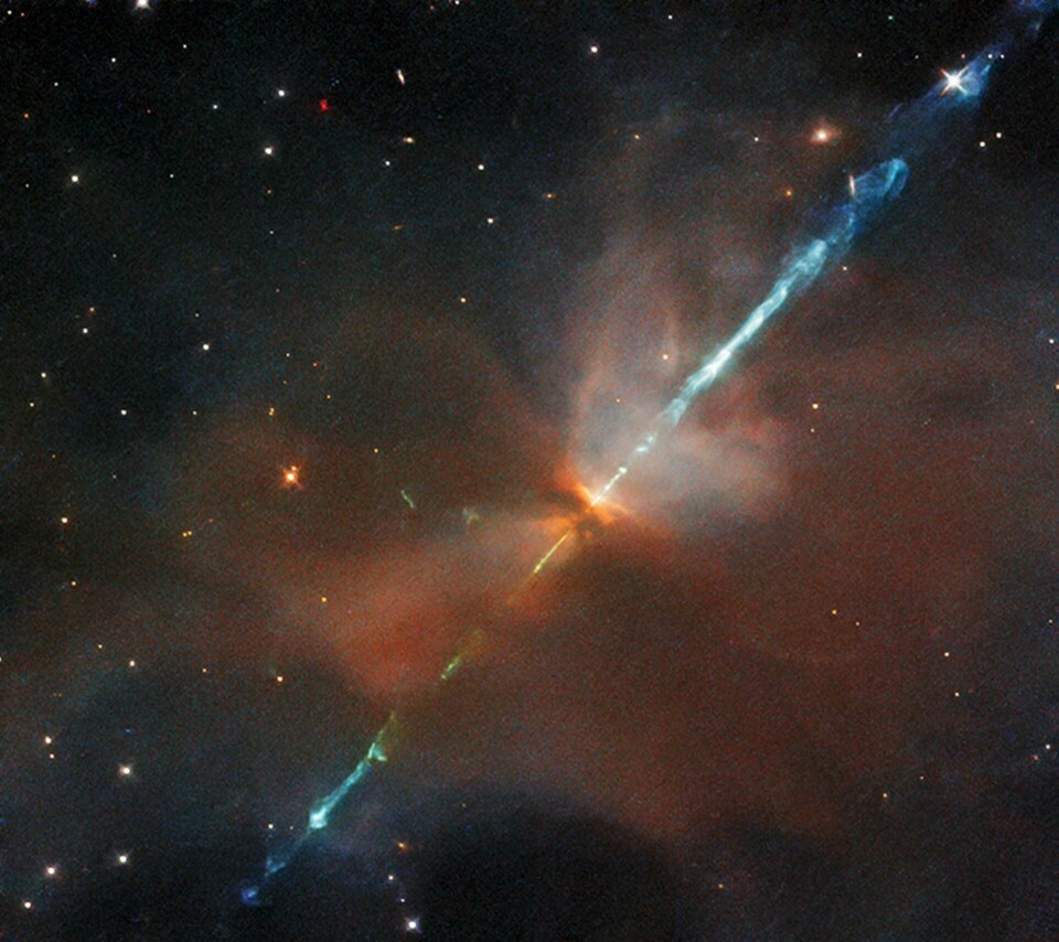 Det här Herbig- Haro-objektet, som liknar ett ljussvärd, kallas HH111. Foto: ESA/Hubbel/Nasa/B.Nisini