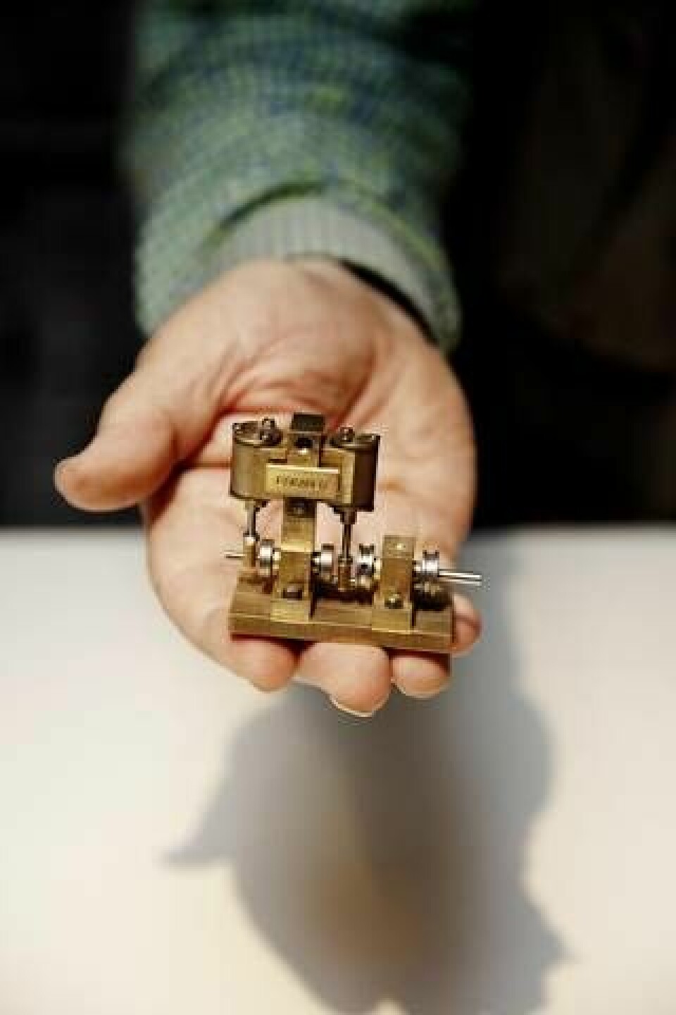 En fullt fungerande Stockholmstillverkad miniatyrångmaskin som gjordes till firmans 80-årsjubileum.Foto: Jörgen Appelgren