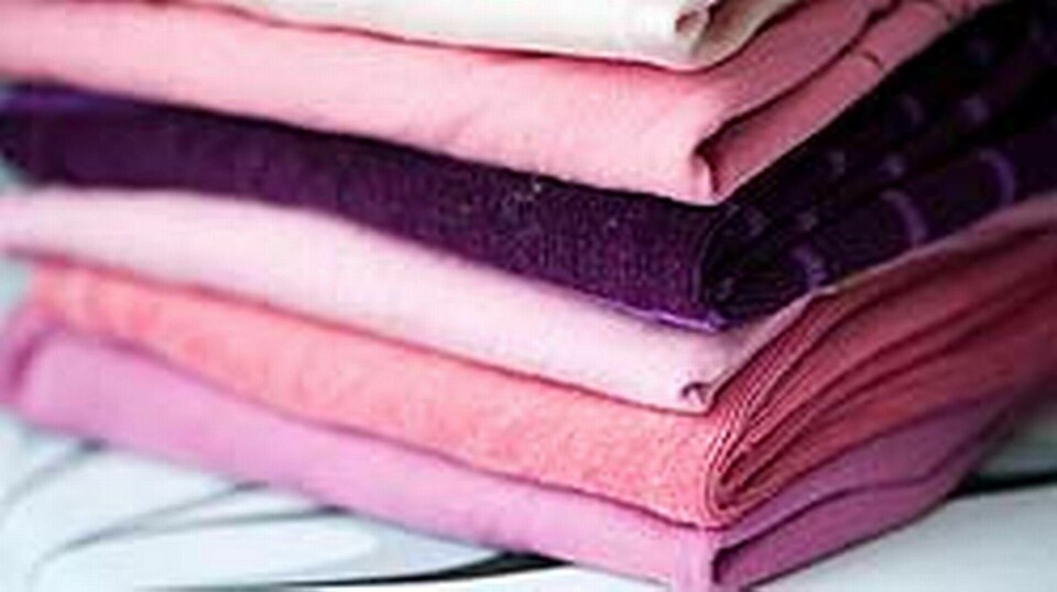 Undersökningen visar att cirka 300 ämnen som hittats i textilier utgör en potentiell risk för människors hälsa Foto: Colourbox