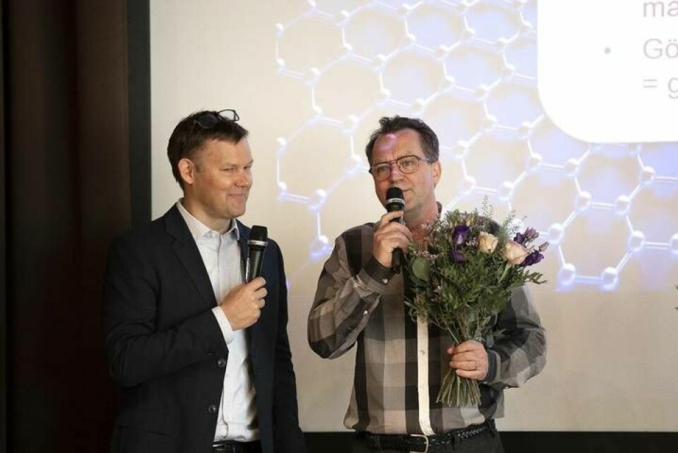 Sven Forsberg, vd för 2D Fab som vann 33-listans delfinal i Umeå, tillsammans med Ny Tekniks chefredaktör Per Danielson (till vänster). Foto: Henke Olofsson