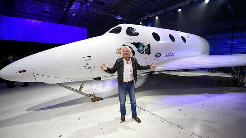 Richard Branson framför Virgin Galactics 'SpaceShipTwo'. Foto: AP Photo/Mark J. Terrill/TT