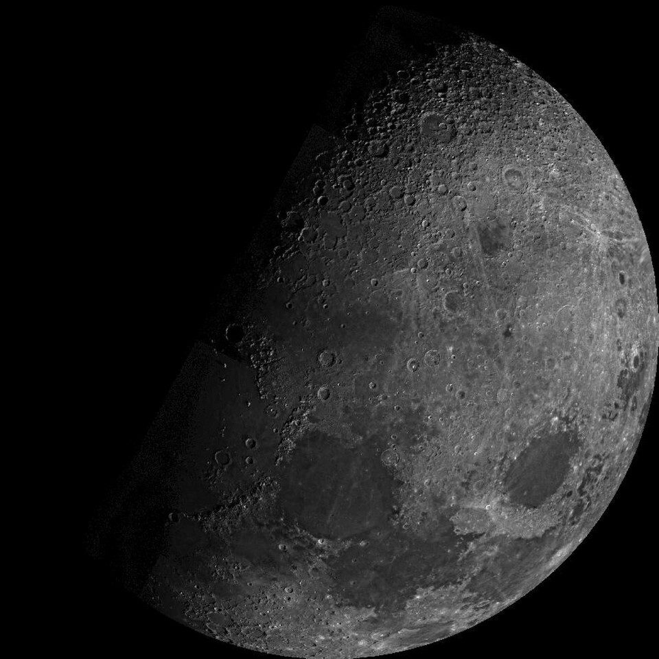 Forskare tror att de har hittat järnoxiden hematit på månens yta. Men borde det inte vara omöjligt? Foto: Nasa/JPL/Northwestern University