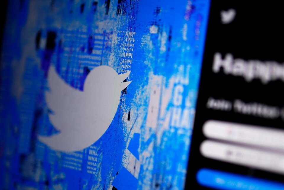 Folk hotar med att lämna Twitter. Arkivbild. Foto: Gregory Bull AP/TT Folk hotar med att lämna Twitter. Arkivbild. Foto: Gregory Bull AP/TT