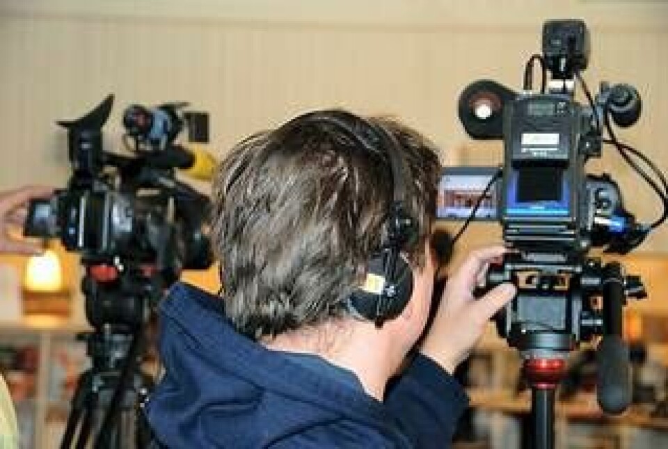 Numera dominerar tv-kamerorna de politiska presskonferenserna. Här finns alla gamla och nya nyhetskanaler på tv på plats plus de många nya webbredaktioner som sänder rörliga nyhetsinslag. Foto: Lars Anders Karlberg