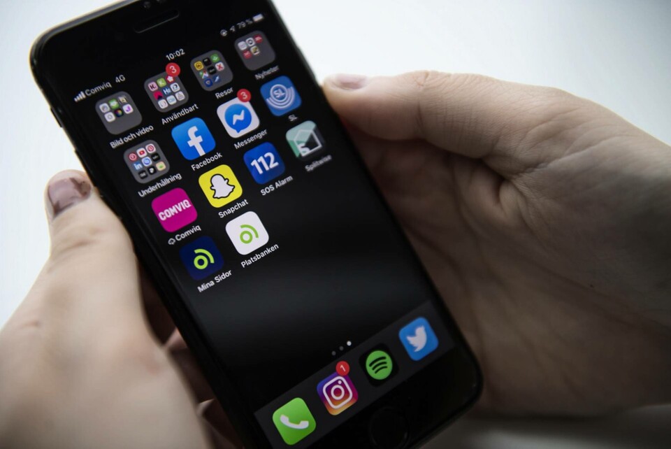 Tidsangivelsen i mobiltelefonen har störts i vissa telefoner i Småland och på Öland. Nu ska problemet vara löst. Foto: Stina Stjernkvist/TT Tidsangivelsen i mobiltelefonen har störts i vissa telefoner i Småland och på Öland. Nu ska problemet vara löst. Foto: Stina Stjernkvist/TT