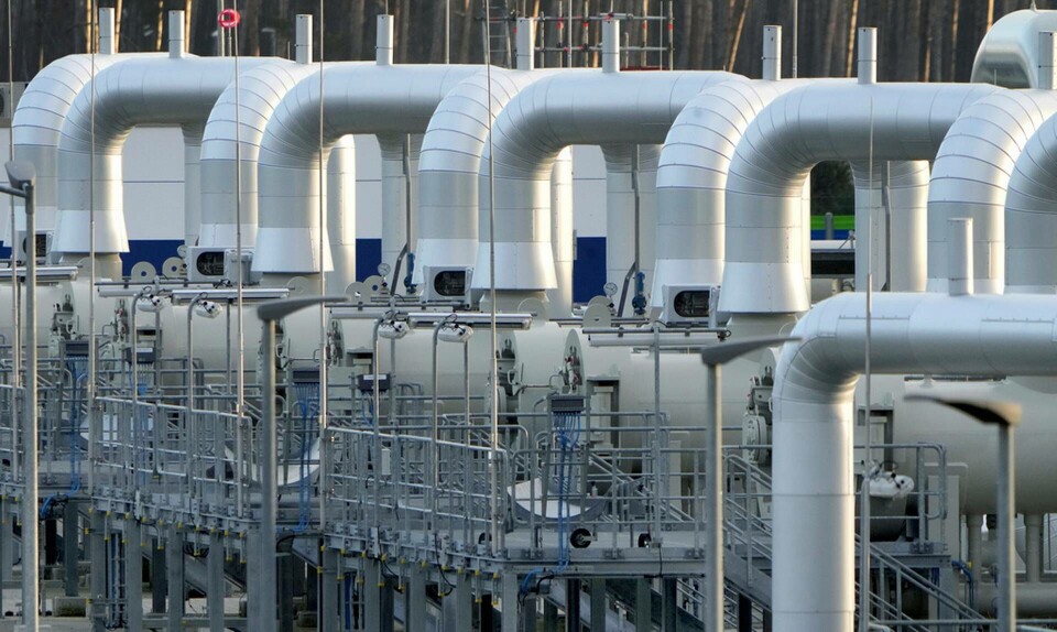 Gasledningar där Nordstream 2 ansluter till det europeiska gasnätet i Lubmin i norra Tyskland. Arkivbild. Foto: Michael Sohn/AP/TT Gasledningar där Nordstream 2 ansluter till det europeiska gasnätet i Lubmin i norra Tyskland. Arkivbild. Foto: Michael Sohn/AP/TT