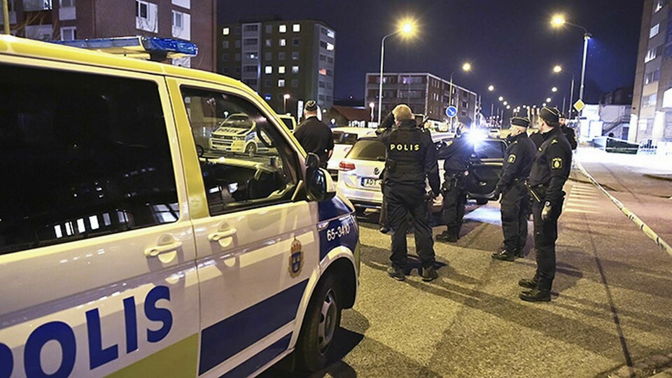 En yngre man hittades skadad efter larm om en misstänkt skottlossning på Erikfältsgatan i Malmö den 16 december. Foto: Johan Nilsson / TT