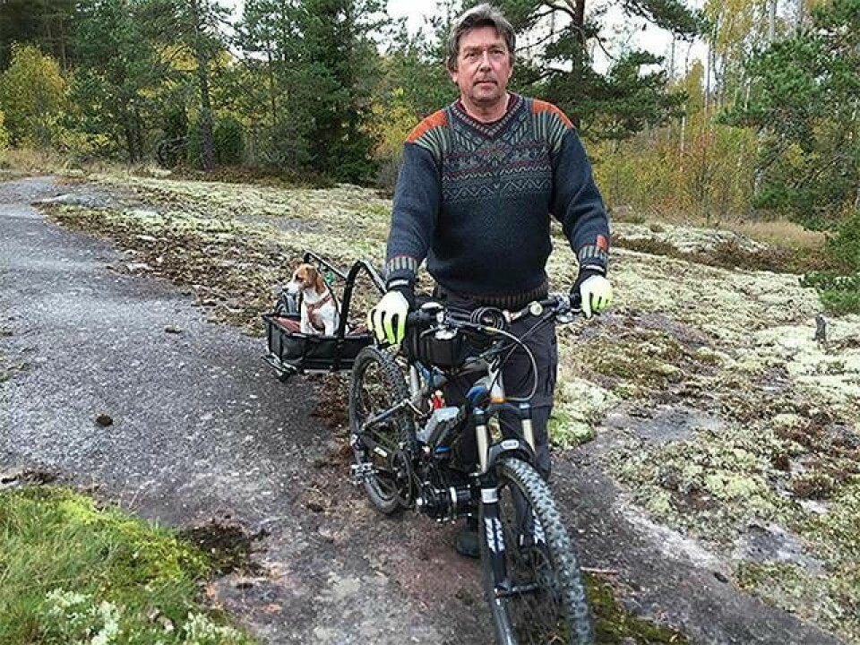 Åke Skogestam har konverterat tre vanliga mountainbikes till kedjedrivna elcyklar. Foto: Privat