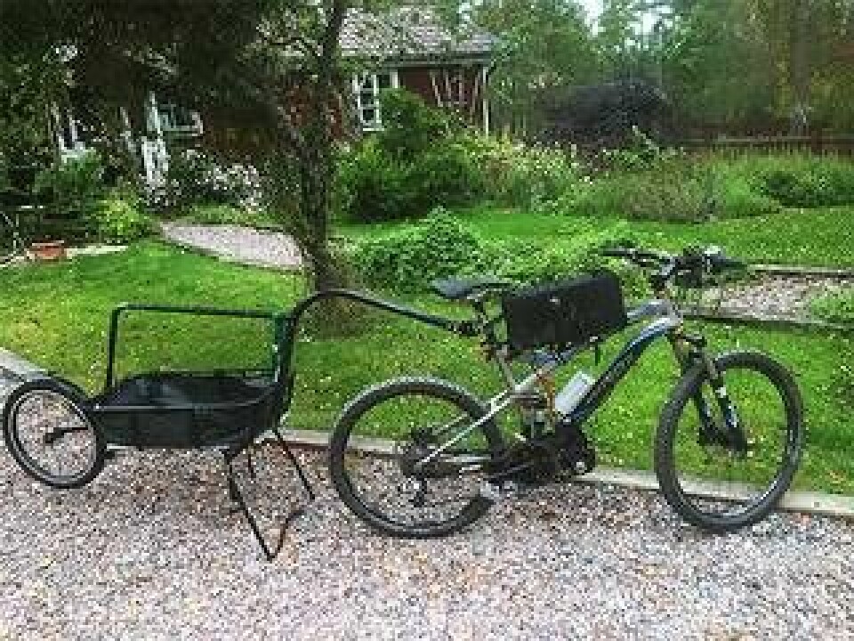 ”Köp absolut inte en billig elcykel”, råder Åke Skogeholm. Själv har han byggt om sina vanliga cyklar. Foto: Privat