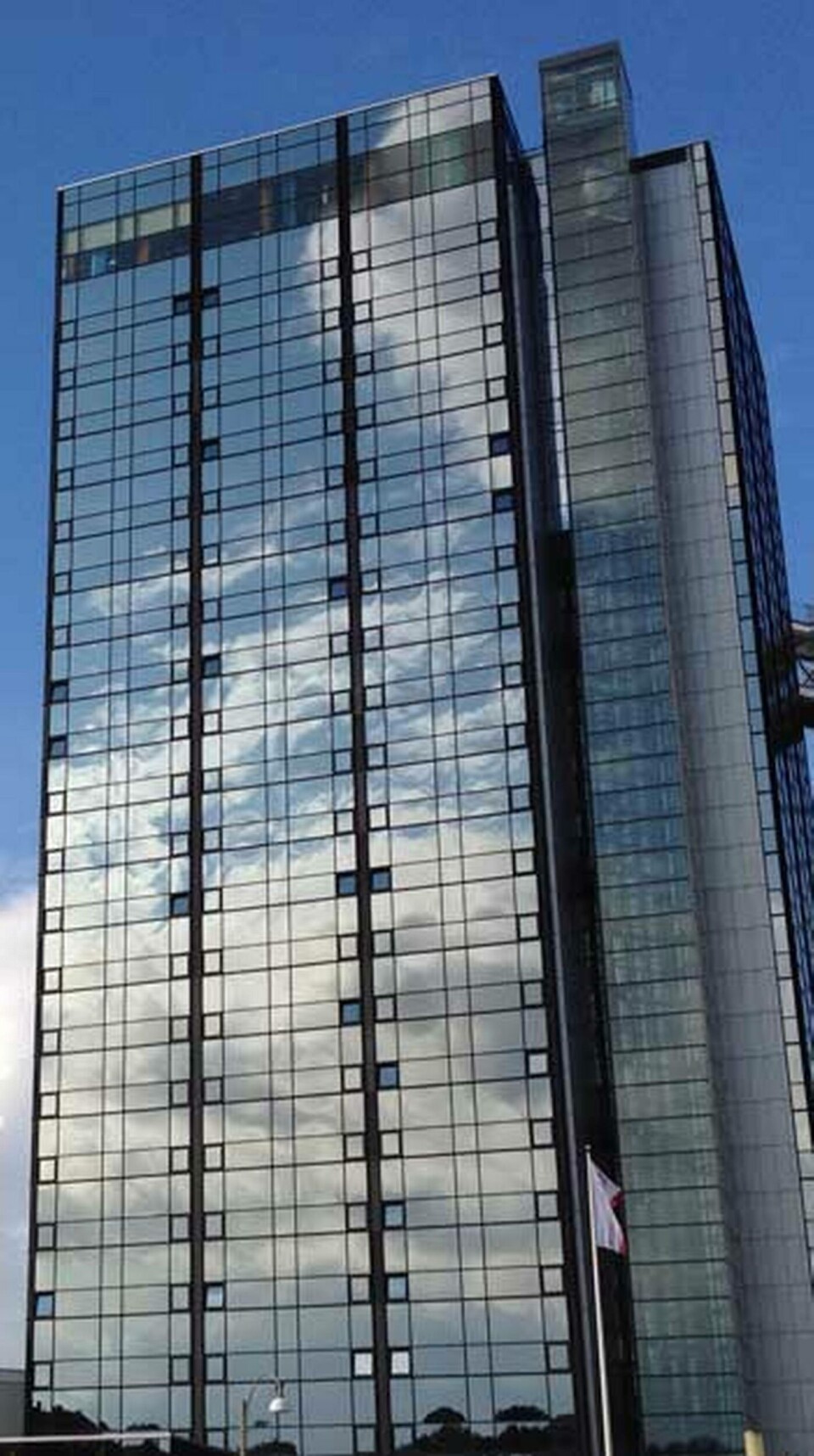 Höghus med glasfasad i Göteborg. Foto: Anders Ödeen Höghus med glasfasad i Göteborg. Foto: Anders Ödeen