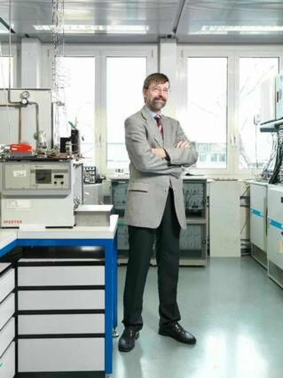 Professor Petr Novak vid schweiziska Paul Scherrer Institute gjorde en överraskande upptäckt i litiumjonbatterier. Foto: Scanderbeg Sauer Photography