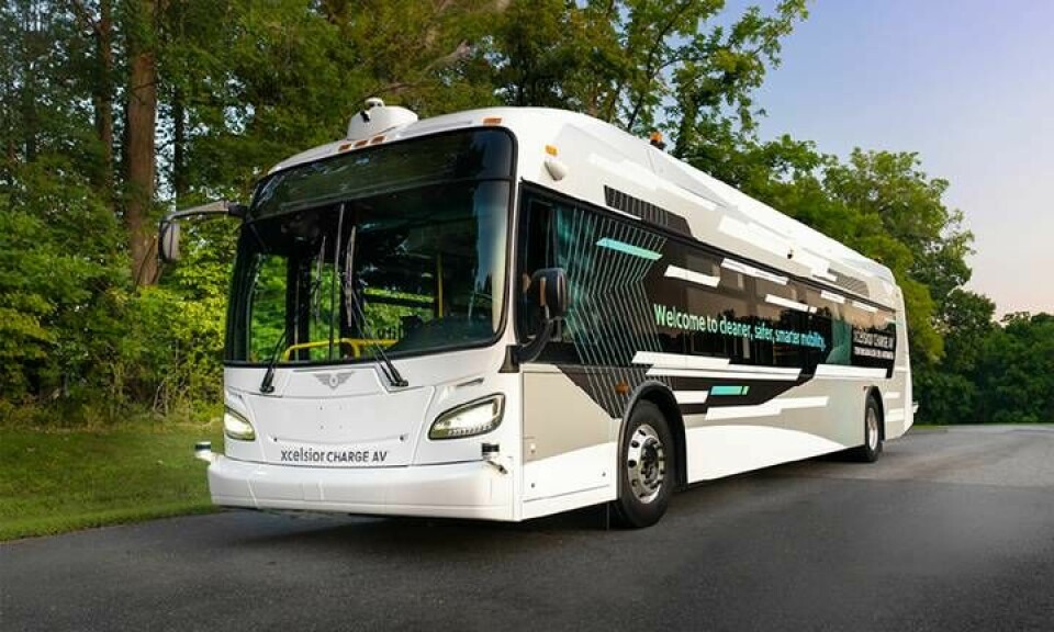 Bussen har kameror, lidar, radar samt gps, och systemet möjliggör kommunikation mellan fordon. Foto: New Flyer