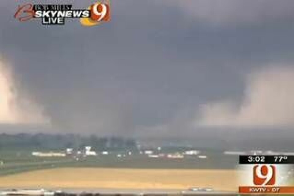 Tornadon hade en diameter på över en kilometer och hade en vindstyrka på över 300 km/h. Foto: KWTV/AP/Scanpix