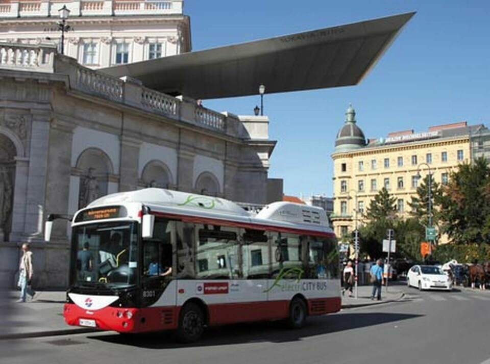 Första eldrivna bussen i en serie på tolv rullar i Wien. Foto: Siemens