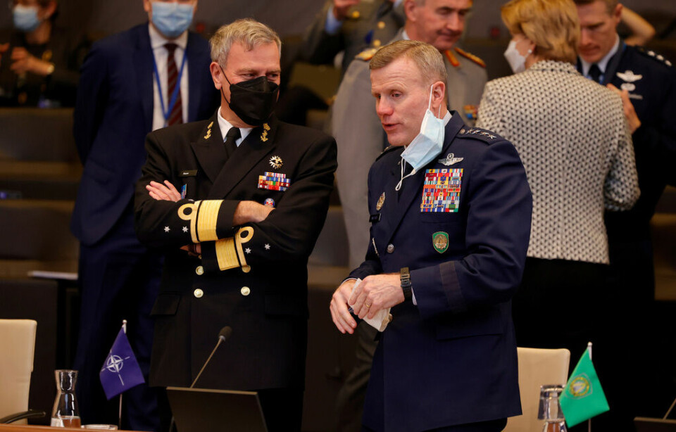 Natos två högsta militära chefer: militärkommitténs ordförande amiral Rob Bauer (till vänster) och militäre överbefälhavaren i Europa, general Tod Wolters (till höger) vid ett möte i Bryssel tidigare i år. Foto: Olivier Matthys/AP/TT