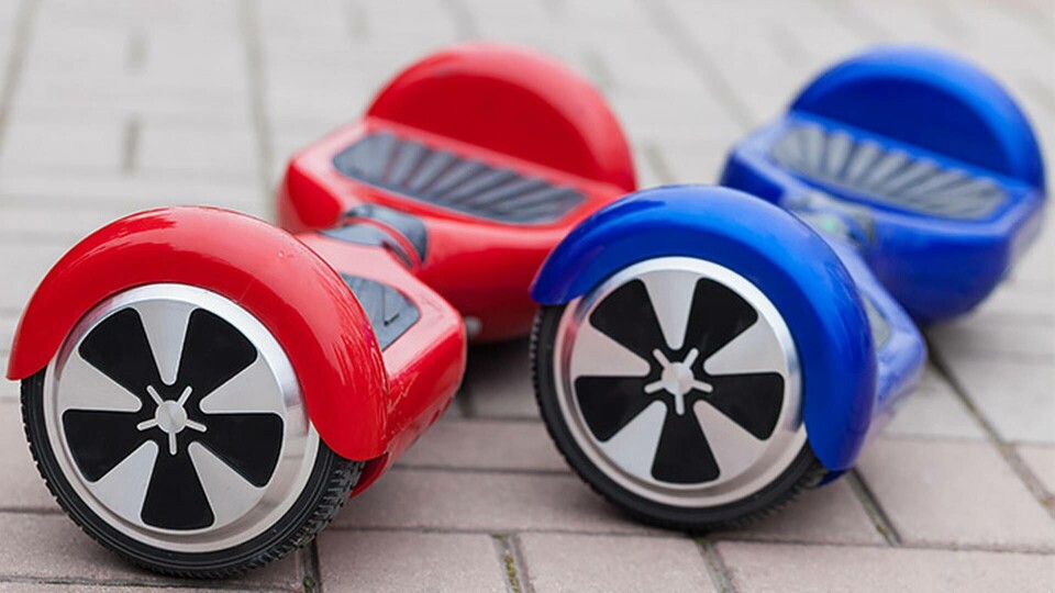 Efter flera bränder i Sverige vill Elsäkerhetsverket starta en granskning av hoverboards. Foto: Alamy Efter flera bränder i Sverige vill Elsäkerhetsverket starta en granskning av hoverboards. Foto: Alamy