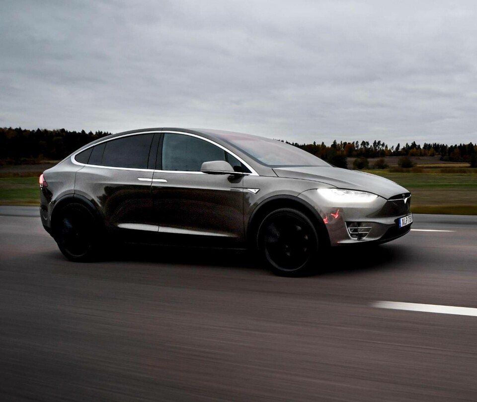 Den spektakulära Tesla Model X rullar i 365 exemplar i Sverige. Den spektakulära Tesla Model X rullar i 365 exemplar i Sverige.