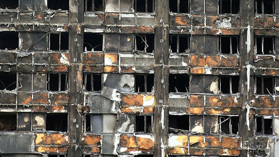 Företaget meddelar att beslutet att sluta sälja fasadklädseln fattats ”på grunder kopplade till följderna av Grenfell Towertragedin”. Foto: Rex Företaget meddelar att beslutet att sluta sälja fasadklädseln fattats ”på grunder kopplade till följderna av Grenfell Towertragedin”. Foto: Rex