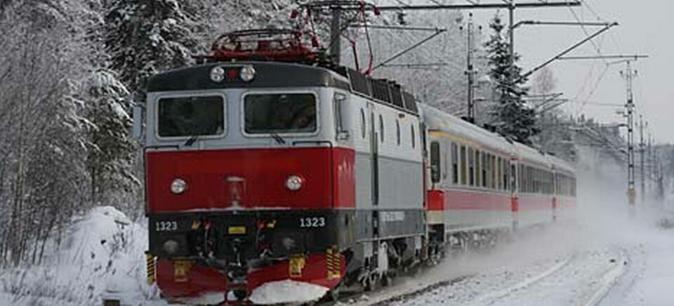 Rc-loken rullar på trots snö och kyla. Foto: Tågab Rc-loken rullar på trots snö och kyla. Foto: Tågab