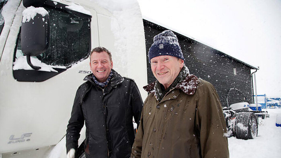 Fabian Wrede, ABT Bolagen och Gunnar Asplund, Elways framför ellastbilen. Foto: Jörgen Appelgren Fabian Wrede, ABT Bolagen och Gunnar Asplund, Elways framför ellastbilen. Foto: Jörgen Appelgren