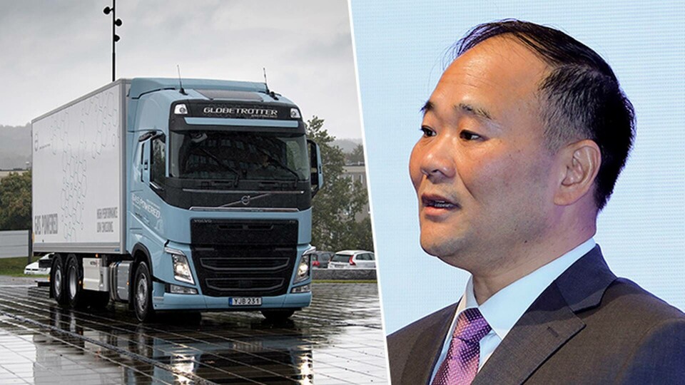 'Vi tolkar det som att Geely öppnar en dörr för att kliva av posten i Volvo', säger Joakim Bornold Foto: TT 'Vi tolkar det som att Geely öppnar en dörr för att kliva av posten i Volvo', säger Joakim Bornold Foto: TT