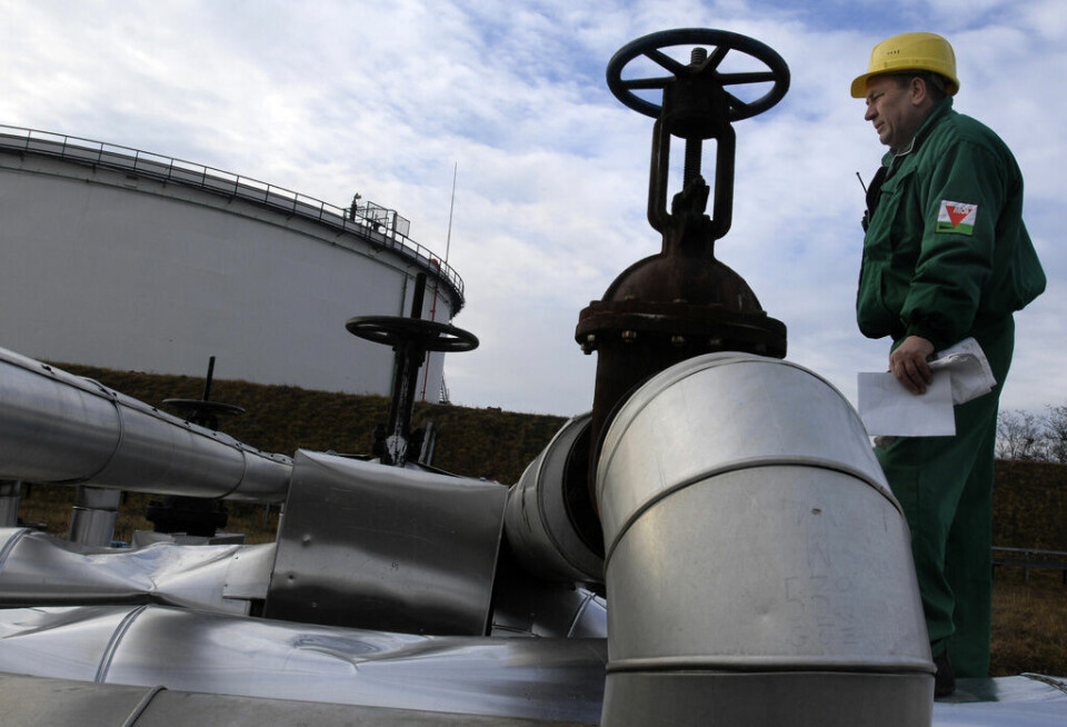 Ungern och Slovakien importerar det mesta av olje- och gasbehovet via ledningar från Ryssland. Foto: Bela Szandelszky/AP/TT