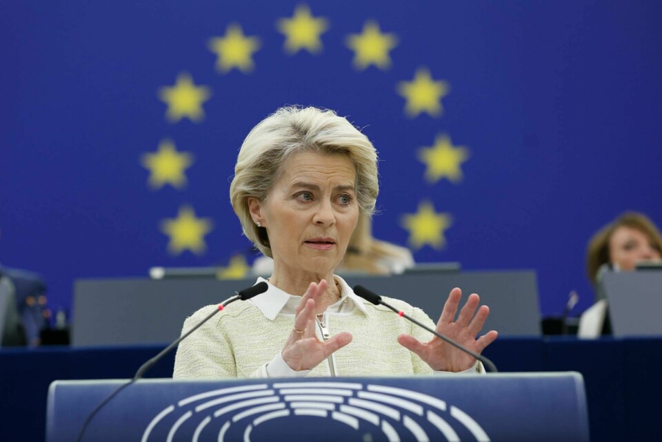 EU-kommissionens ordförande Ursula von der Leyen har efter veckors överläggningar och en tysk omsvängning i frågan föreslagit ett embargo mot ryska oljeprodukter. Foto: Jean-Francois Badias AP/TT