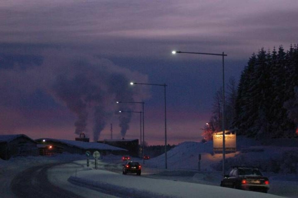 På E4:an vid Kalix pågår Sveriges första test av plasmalampor i gatubelysning.