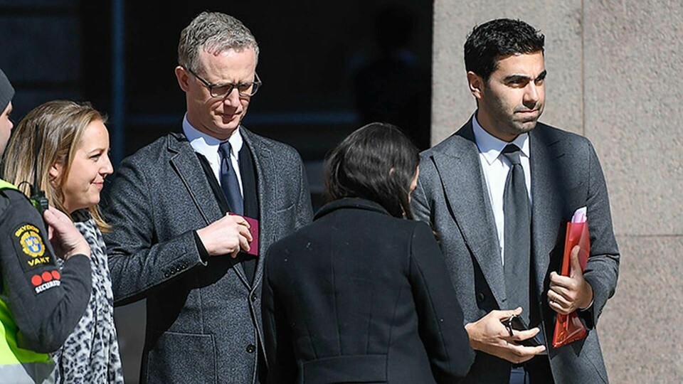 Farshad Shadloo (till höger), kommunikationsansvarig på Google, kommer till justitiedepartementet för att för att diskutera ansvarsfrågor om datasäkerhet och integritet. Foto: Henrik Montgomery / TT