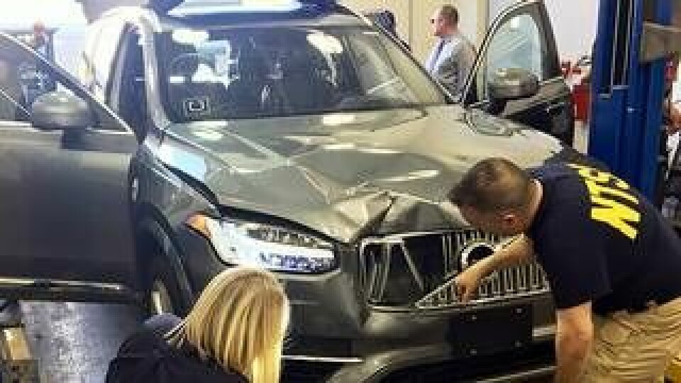 Volvo-suven undersöks av utredare efter dödsolyckan i Arizona. Foto: National Transportation Safety Board via AP / TT