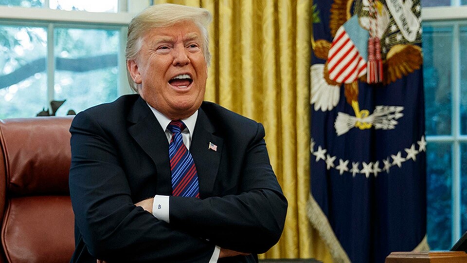 President Donald Trump under ett telefonsamtal med den mexikanska presidenten Enrique Pena Nieto. Foto: AP Photo/Evan Vucci/TT President Donald Trump under ett telefonsamtal med den mexikanska presidenten Enrique Pena Nieto. Foto: AP Photo/Evan Vucci/TT