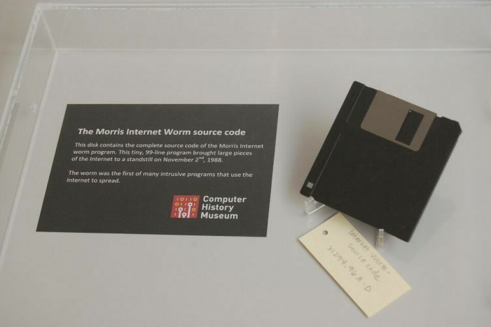 Den floppy-diskett som innehåller källkoden för Robert Morris mask finns i dag bevarad på Computer History Museum i Kalifornien, USA. Foto: INTEL