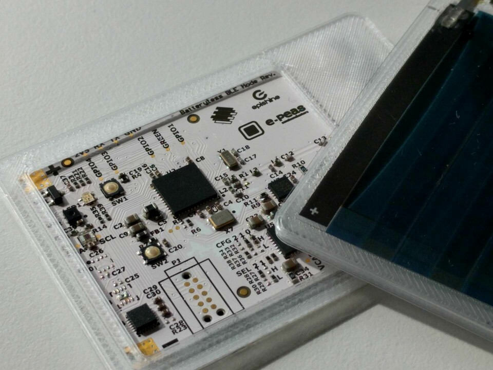 Miromicos kort har integrerade solceller från Epishine och kan laddas med olika sensorer. Foto: Epishine