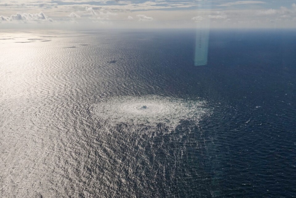 Bild tagen av danska försvarsmaktens F-16 vid Bornholm, där gasledningen Nord Stream 2 läcker. Foto: Forsvaret Bild tagen av danska försvarsmaktens F-16 vid Bornholm, där gasledningen Nord Stream 2 läcker. Foto: Forsvaret