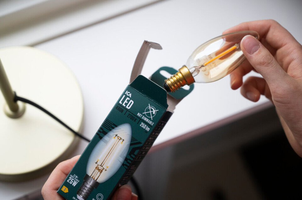 Det kan vara läge att sätta i en energisnålare led-lampa i adventsstjärnan i år, tipsar energirådgivaren. Foto: Fredrik Sandberg /TT Det kan vara läge att sätta i en energisnålare led-lampa i adventsstjärnan i år, tipsar energirådgivaren. Foto: Fredrik Sandberg /TT