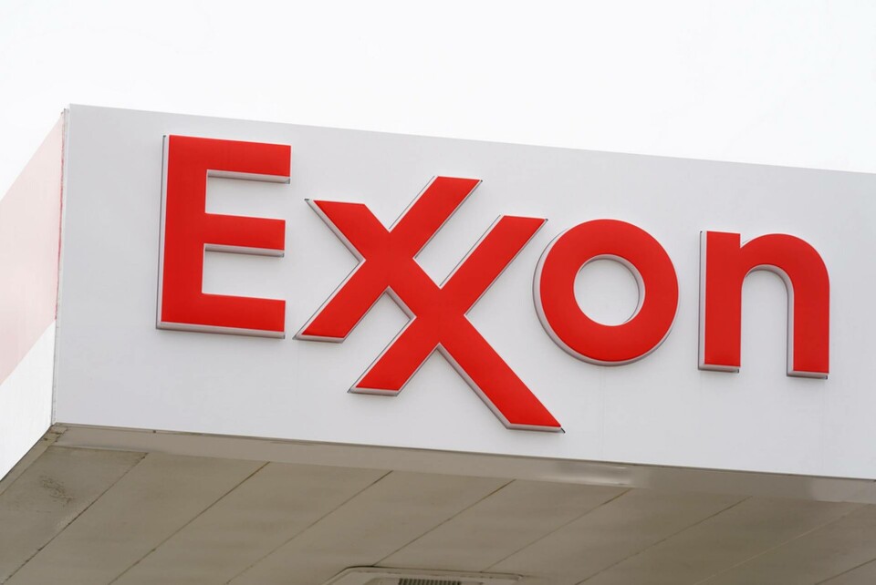 Exxon Mobil anklagas på nytt för att ha dolt sin vetskap om hur olja och gas påverkar klimatet. Arkivbild. Foto: Matt Rourke/AP/TT Exxon Mobil anklagas på nytt för att ha dolt sin vetskap om hur olja och gas påverkar klimatet. Arkivbild. Foto: Matt Rourke/AP/TT