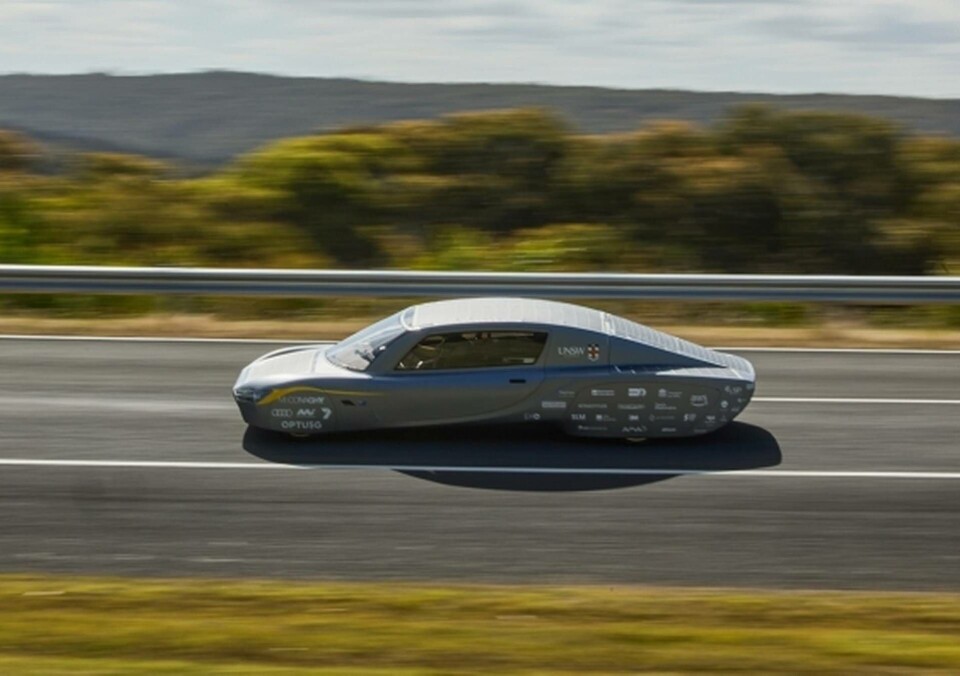 Den soldrivna elbilen Sunswift 7 på testbanan. Foto: Richard Freeman Den soldrivna elbilen Sunswift 7 på testbanan. Foto: Richard Freeman