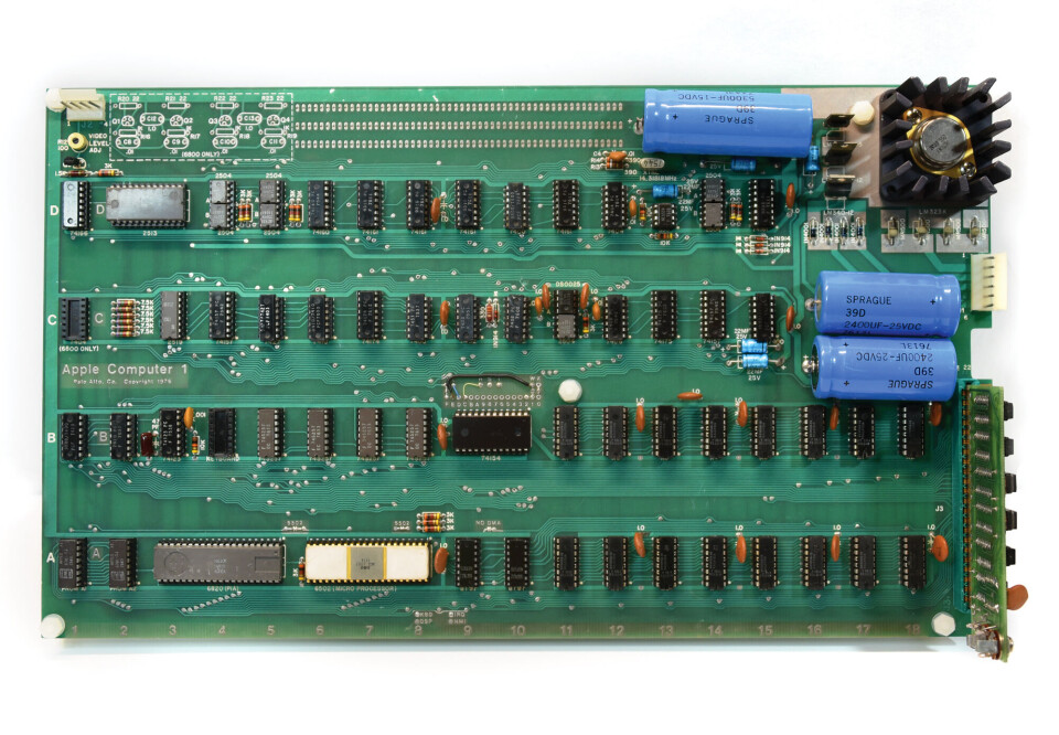 Åtråvärd. I dag finns 40–50 exemplar av Apple I kvar – nu ligger ett av dessa ute på auktion. Foto: RR Auction Åtråvärd. I dag finns 40–50 exemplar av Apple I kvar – nu ligger ett av dessa ute på auktion. Foto: RR Auction