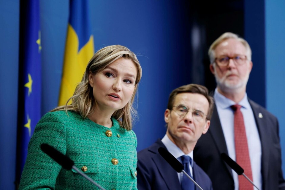 Energi- och näringsminister Ebba Busch (KD), statsminister Ulf Kristersson (M) samt arbetsmarknads- och integrationsminister Johan Pehrson (L) under pressträffen om det svenska elsystemet. Foto: Christine Olsson/TT Energi- och näringsminister Ebba Busch (KD), statsminister Ulf Kristersson (M) samt arbetsmarknads- och integrationsminister Johan Pehrson (L) under pressträffen om det svenska elsystemet. Foto: Christine Olsson/TT