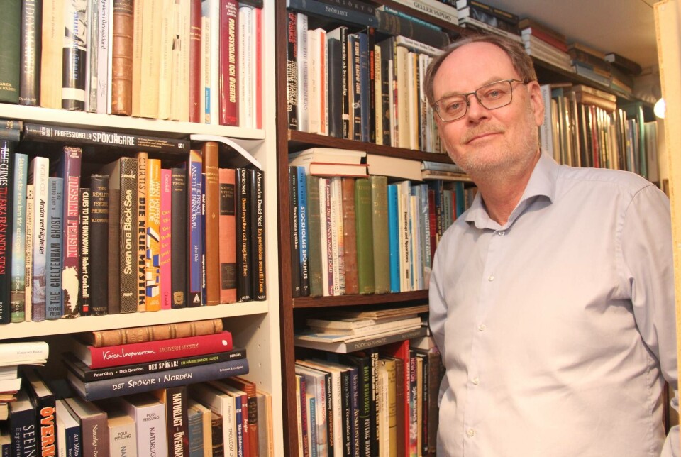 ”Det är något väldigt speciellt i känslan att prata med en människa som har sett något som inte kan förklaras. Någon som precis har upptäckt att världen är så mycket större än man tror och att det kan finnas sådant som går bortom den egna fattningsförmågan,” säger Clas Svahn, som är vice ordförande och internationell samordnare i Ufo-Sverige och ordförande i stiftelsen som driver ufo-arkivet i Norrköping. Foto: ANGELICA SÖDERBERG ”Det är något väldigt speciellt i känslan att prata med en människa som har sett något som inte kan förklaras. Någon som precis har upptäckt att världen är så mycket större än man tror och att det kan finnas sådant som går bortom den egna fattningsförmågan,” säger Clas Svahn, som är vice ordförande och internationell samordnare i Ufo-Sverige och ordförande i stiftelsen som driver ufo-arkivet i Norrköping. Foto: ANGELICA SÖDERBERG