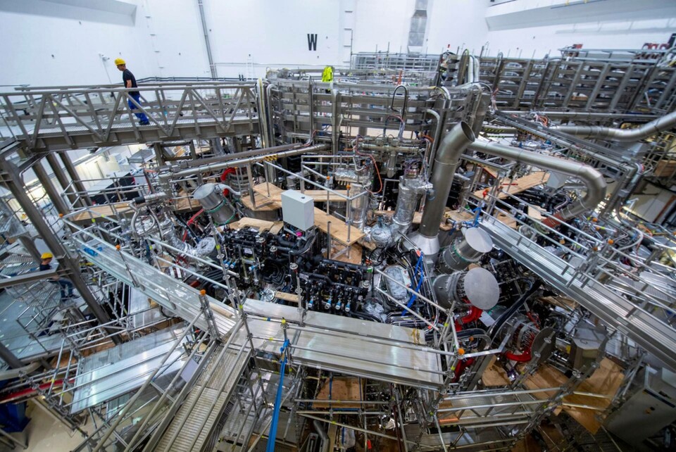 Europeisk forskning för att utveckla fusionsenergianläggningar pågår vid 'Wendelstein 7-X' på Max Planck-institutet i Greifswald, Tyskland. Arkirvbild Foto: Stefan Sauer DPA/AP/TT Europeisk forskning för att utveckla fusionsenergianläggningar pågår vid 'Wendelstein 7-X' på Max Planck-institutet i Greifswald, Tyskland. Arkirvbild Foto: Stefan Sauer DPA/AP/TT