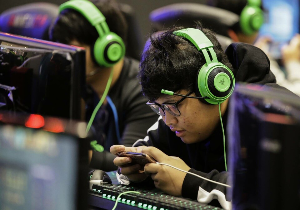 Kina har gett grönt ljus för utländska dataspel igen. Arkivbild. Foto: Aaron Favila/AP/TT Kina har gett grönt ljus för utländska dataspel igen. Arkivbild. Foto: Aaron Favila/AP/TT